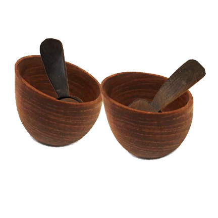 Teak condiment bowls with spoons, 5cm height and diameter.